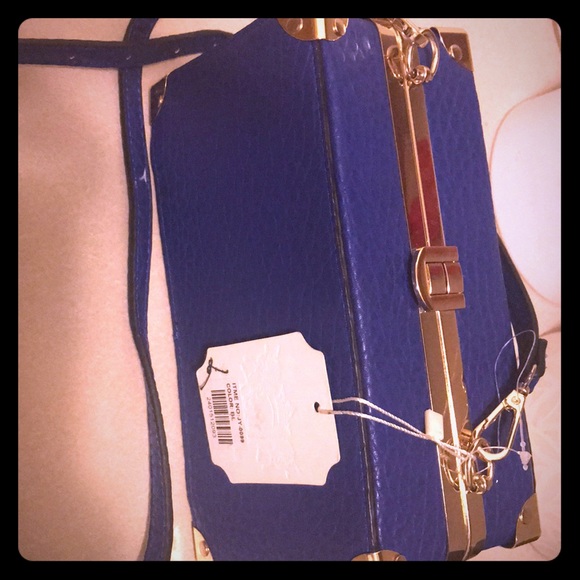 Handbags - Brand new side/hand bag